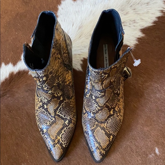 🔥 Trendy &other stories snakeskin python bootie - Picture 3 of 11